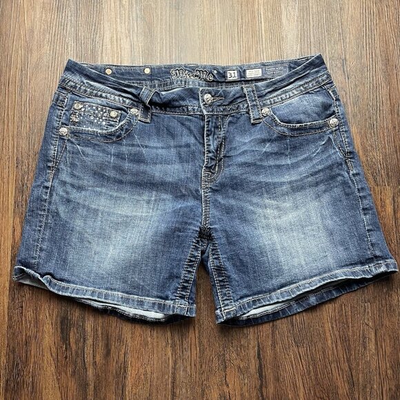 Miss Me Shorts Women's 31 Easy Cuffed Embellished Pockets Whiskered Denim Blue - Picture 1 of 8